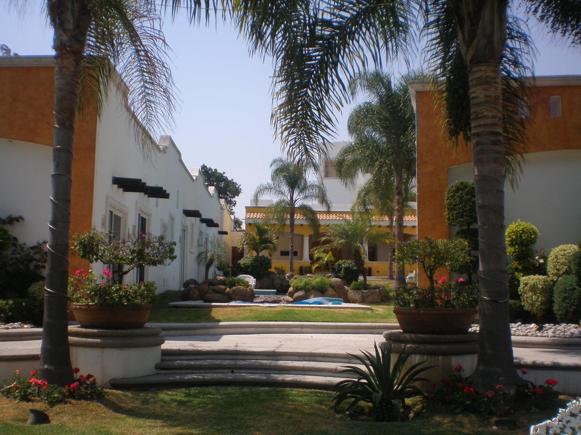 Hotel Canarios Cuernavaca Exterior photo